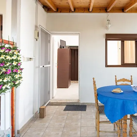 Ξενοδοχείο με διαμερίσματα Agatha House 3*