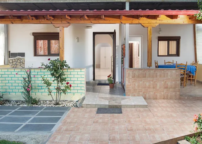 Agatha House 3* Valtí